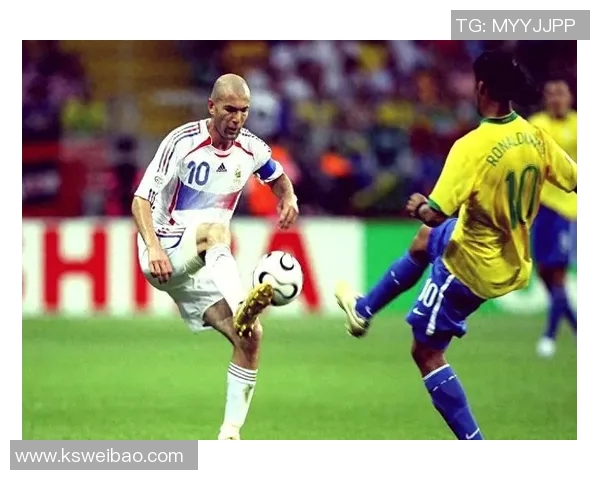 法国足球传奇齐达内的精彩瞬间与辉煌成就回顾